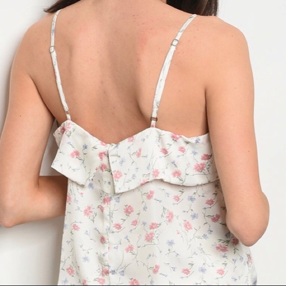 IVORY FLORAL SHORTS SET - Picture 6 of 9